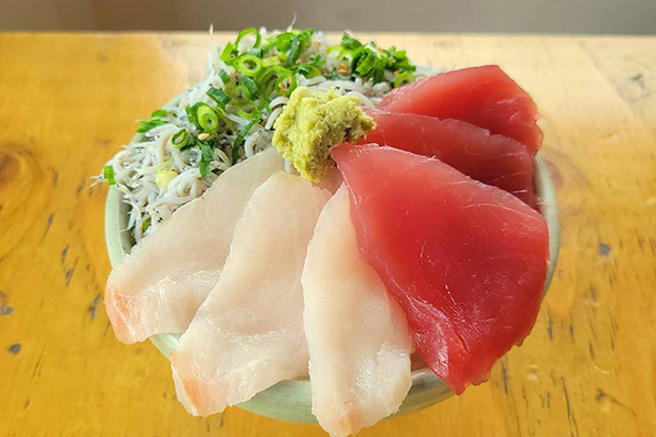 【とと丸3種丼】